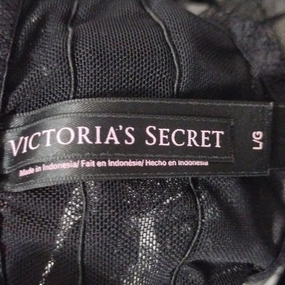 Victoria's Secret Large Thong Panty with black ruffles and Sequins - Picture 4 of 4